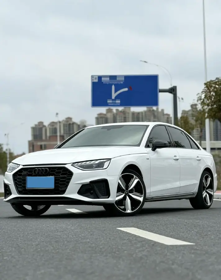 2023 Audi A4L 2.0T 190HP L4 7DCT