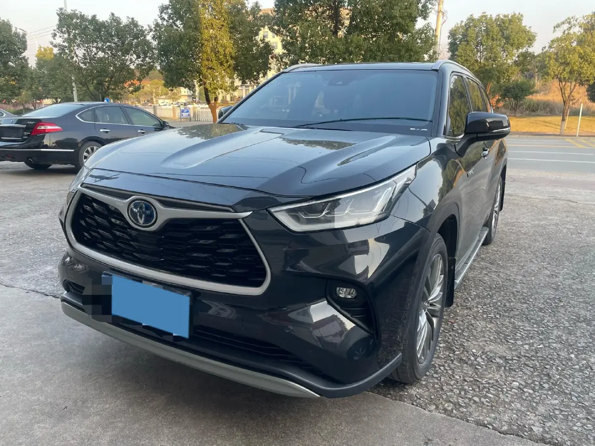 2022 Toyota Highlander 2.5L 192HP L4 E-CVT Hybrid