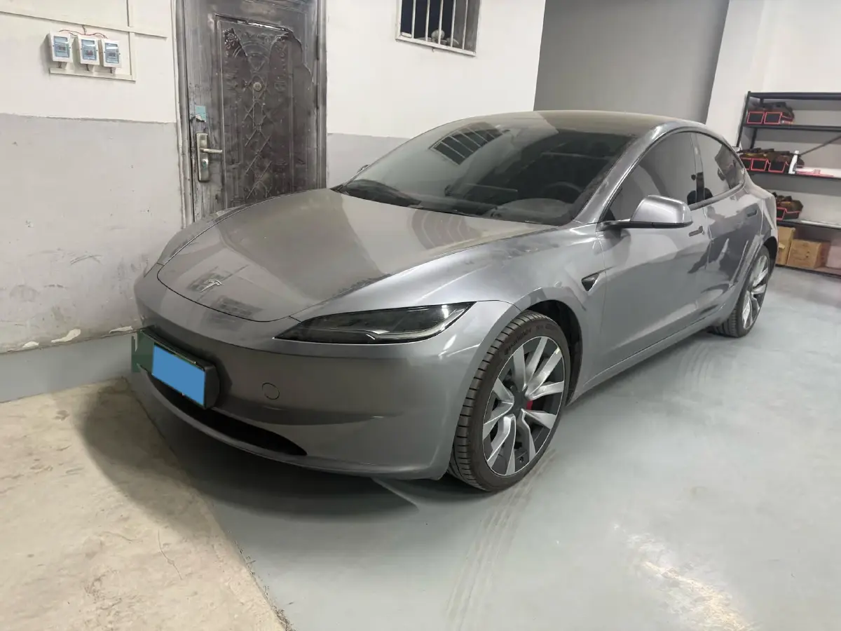 2025 Tesla Model 3 BEV 62.5KWH
