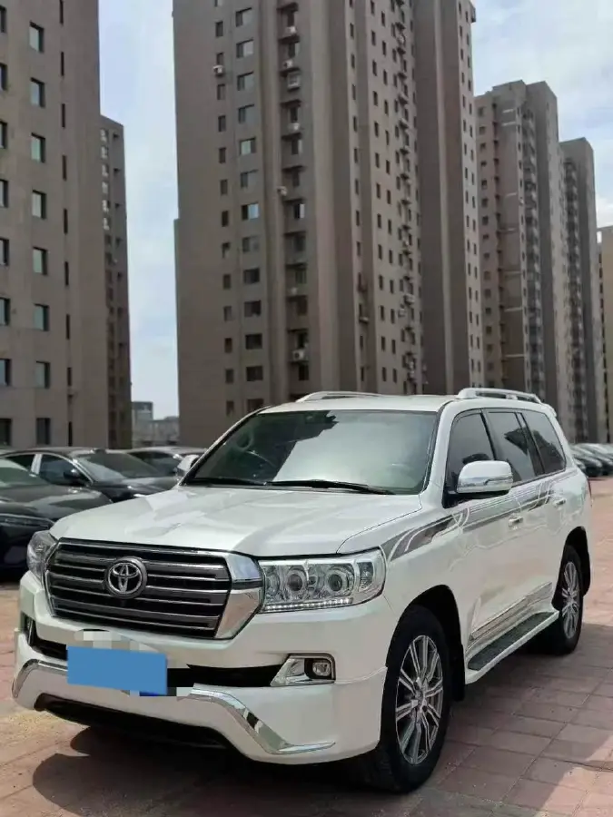 2015 Toyota Land Cruiser 4.0L 275HP V6 5AT