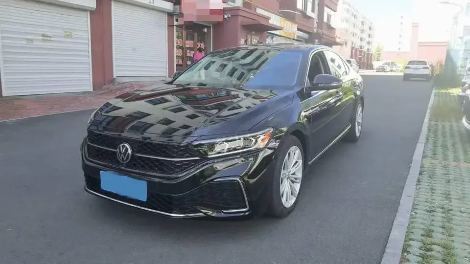 2023 Volkswagen Passat 2.0T 186HP L4 7DCT