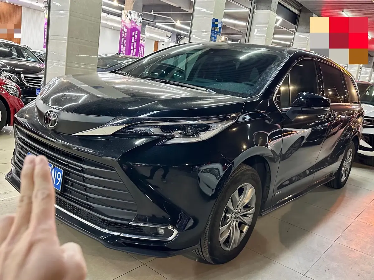 2024 Toyota Sienna 2.5L 189HP L4 E-CVT Hybrid