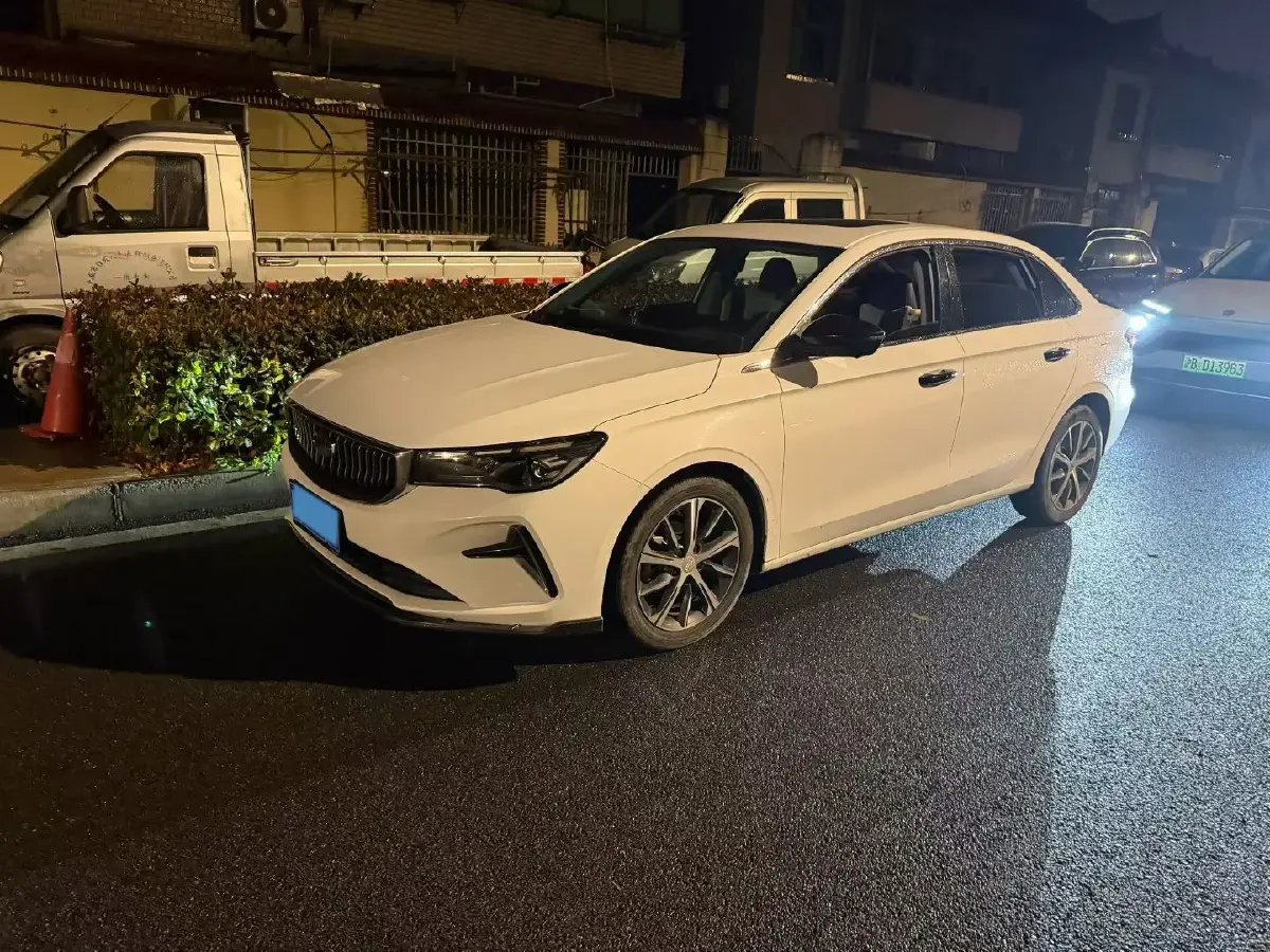 2022 Geely Emgrand 1.5L 114HP L4 CVT