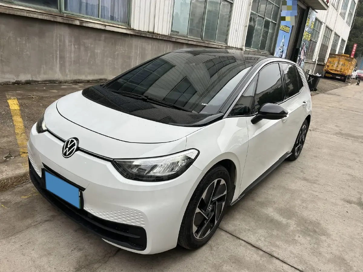 2025 Volkswagen ID.3 BEV 52.8KWH