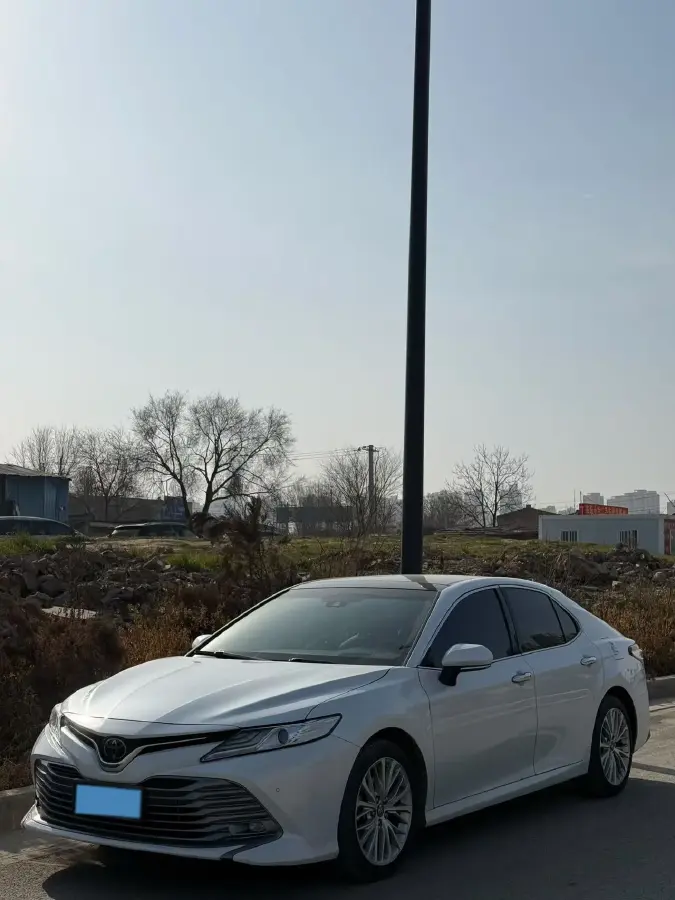 2019 Toyota Camry 2.5L 209HP L4 8AT