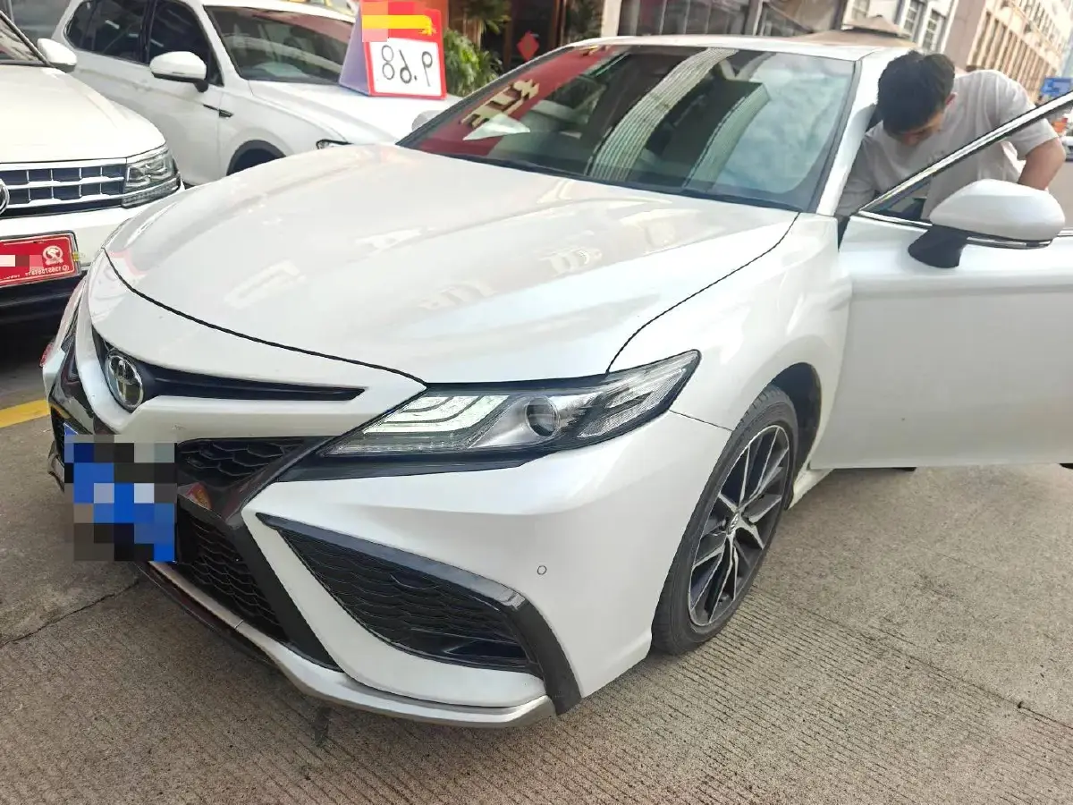 2021 Toyota Camry 2.5L 209HP L4 8AT