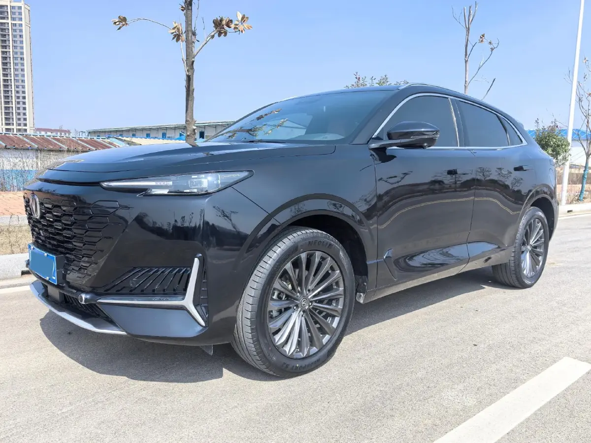 2021 ChangAn UNI-K 2.0T 233HP L4 8AT