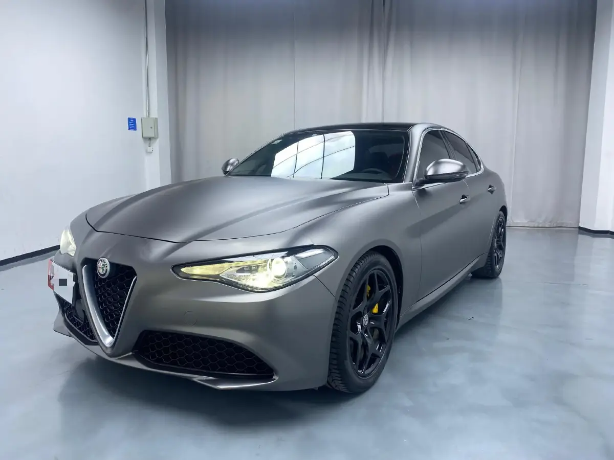 2020 Alfa Romeo Giulia 2.0T 280HP L4 8AT