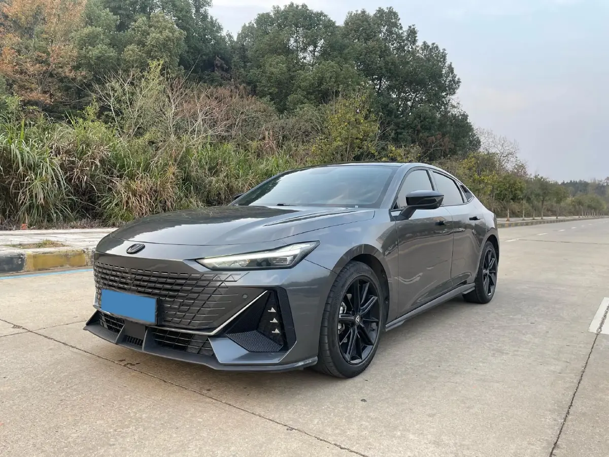 2023 ChangAn UNI-V 1.5T 188HP L4 7DCT