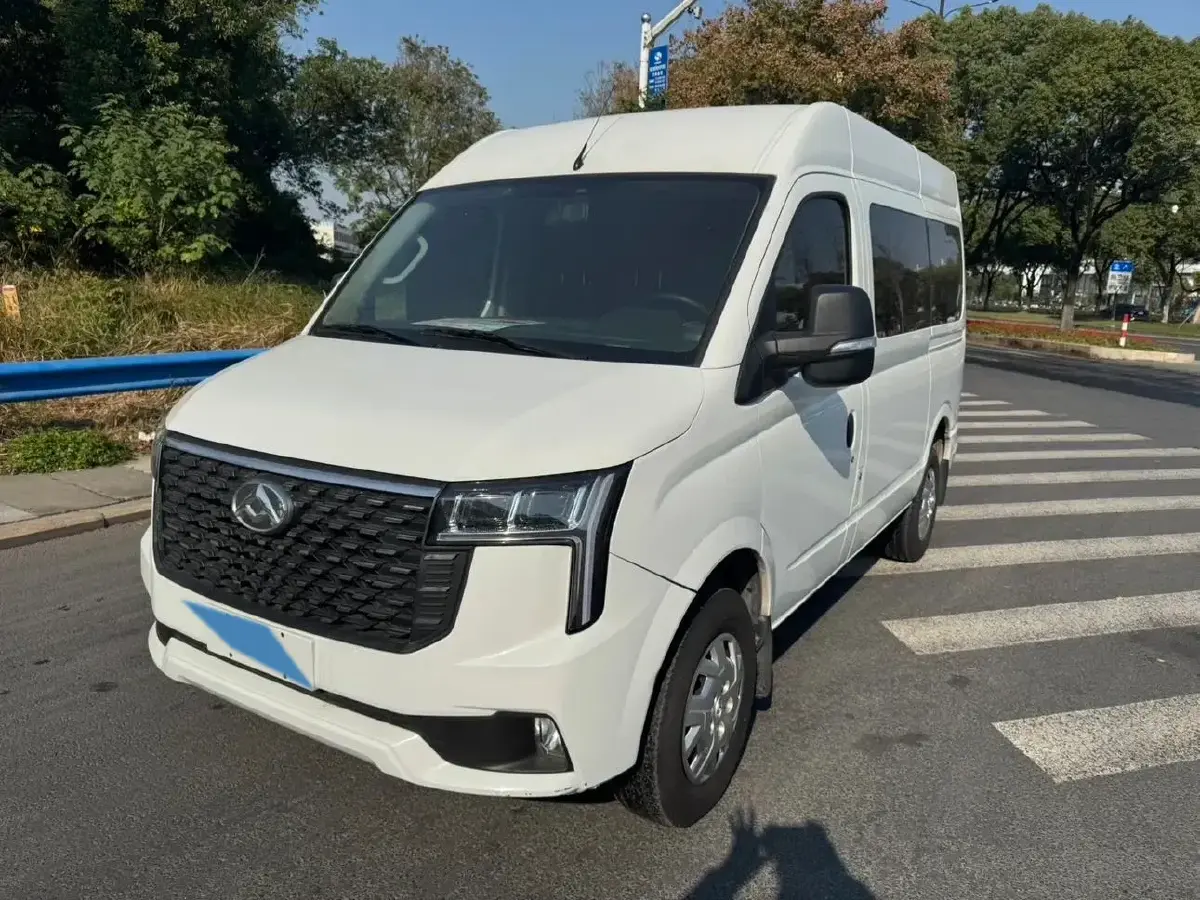 2024 MAXUS XinTu V80 2.0T 126HP L4 6MT