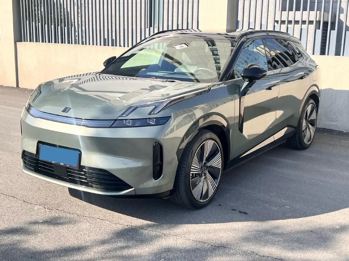 2023 LYNK&CO 08 EM-P 1.5T 163HP L4 3DHT PHEV 39.6KWH