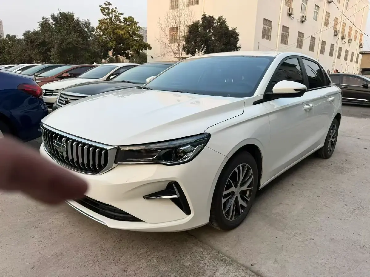 2025 Geely Emgrand 1.5L 127HP L4 CVT