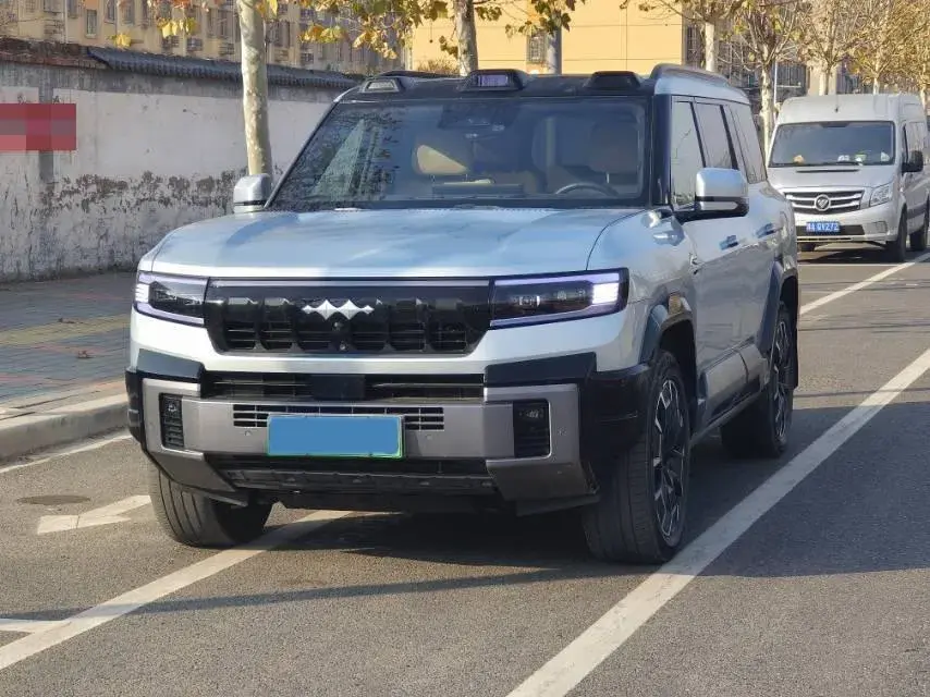 2025 FangChengBao Bao 8 2.0T 245HP L4 E-CVT PHEV 36.8KWH