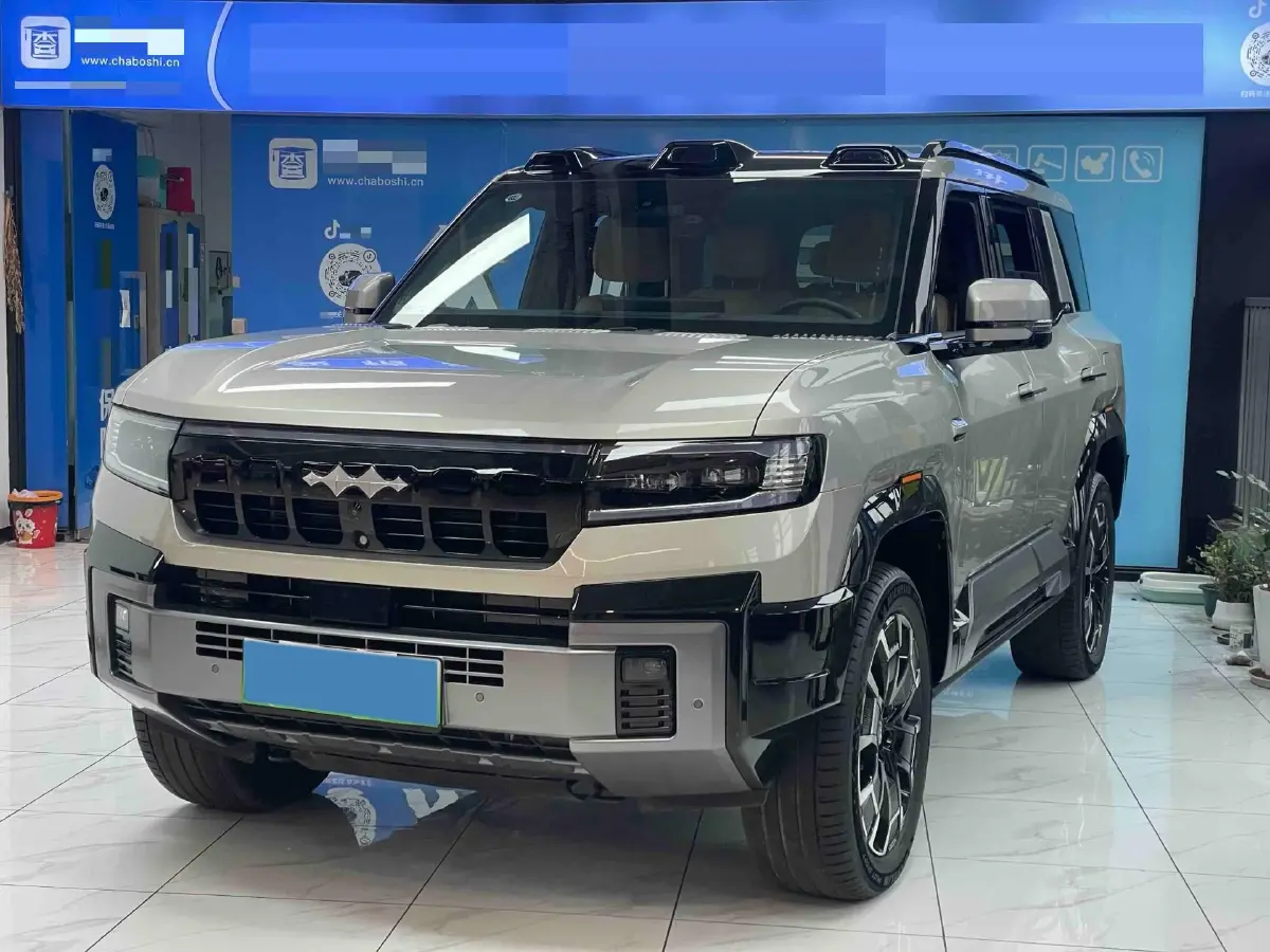 2025 FangChengBao Bao 8 2.0T 245HP L4 E-CVT PHEV 36.8KWH
