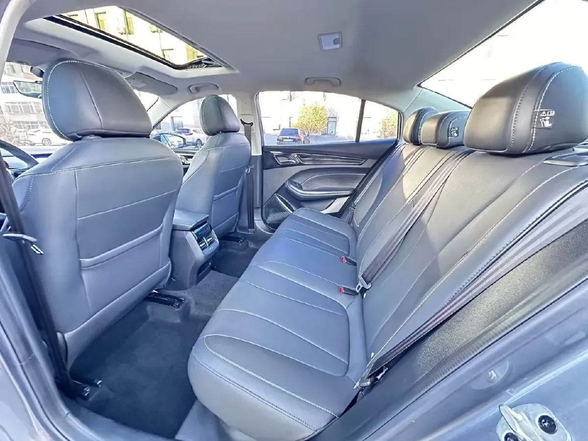 2021 Roewe i5 1.5L 120HP L4 CVT,autocango,china used car exporter,china ev exporter,chinese used car exporter,chinese used ev exporter