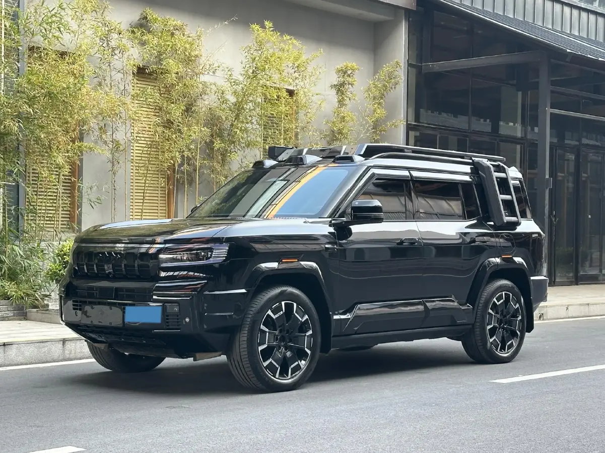 2025 FangChengBao Bao 8 2.0T 245HP L4 E-CVT PHEV 36.8KWH