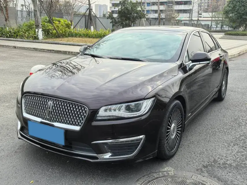 2020 Lincoln MKZ 2.0T 196HP L4 6AT