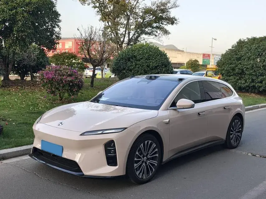 2025 NIO ET5T BEV