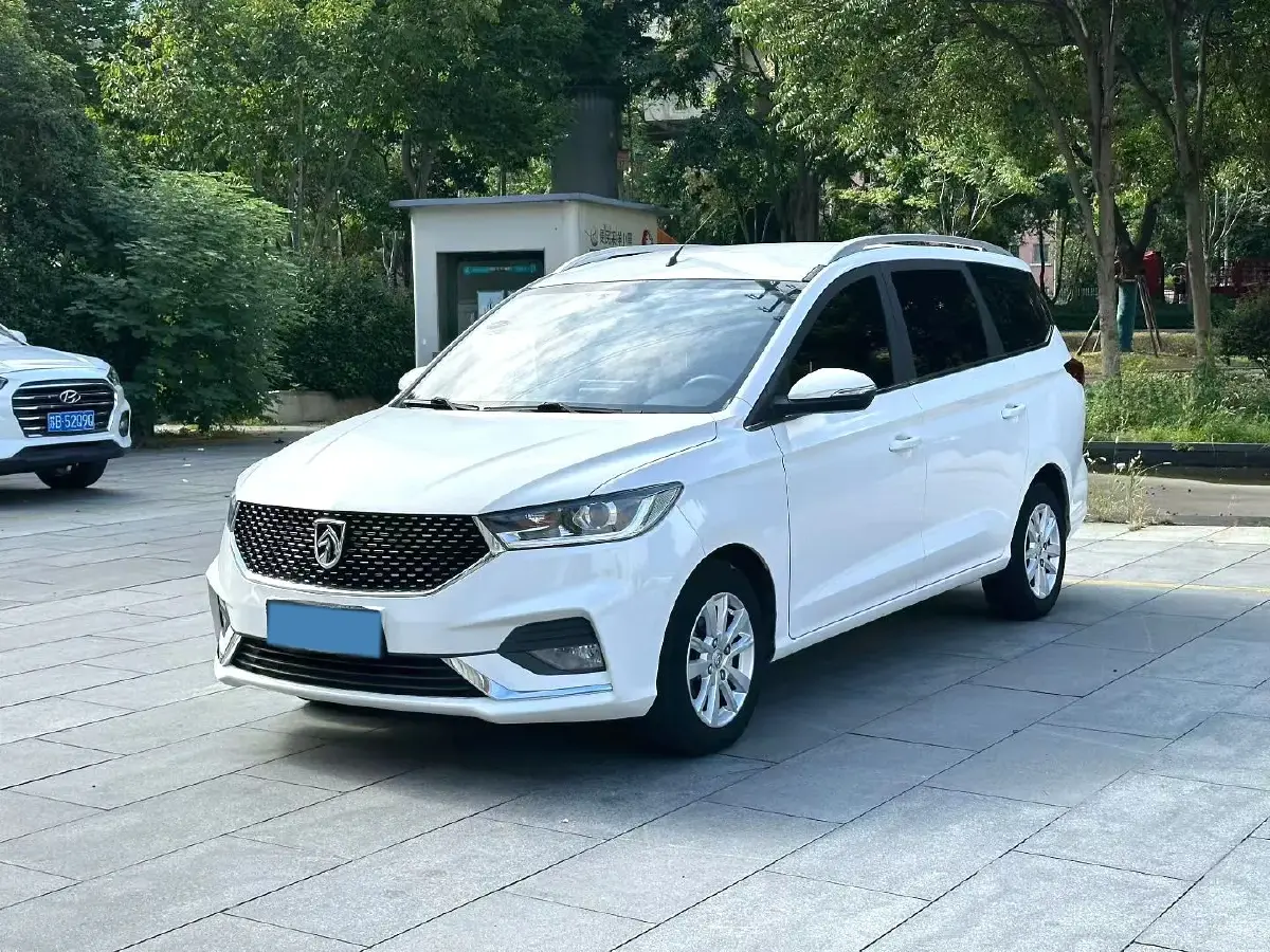 2019 BaoJun 360 1.5L 105HP L4 CVT