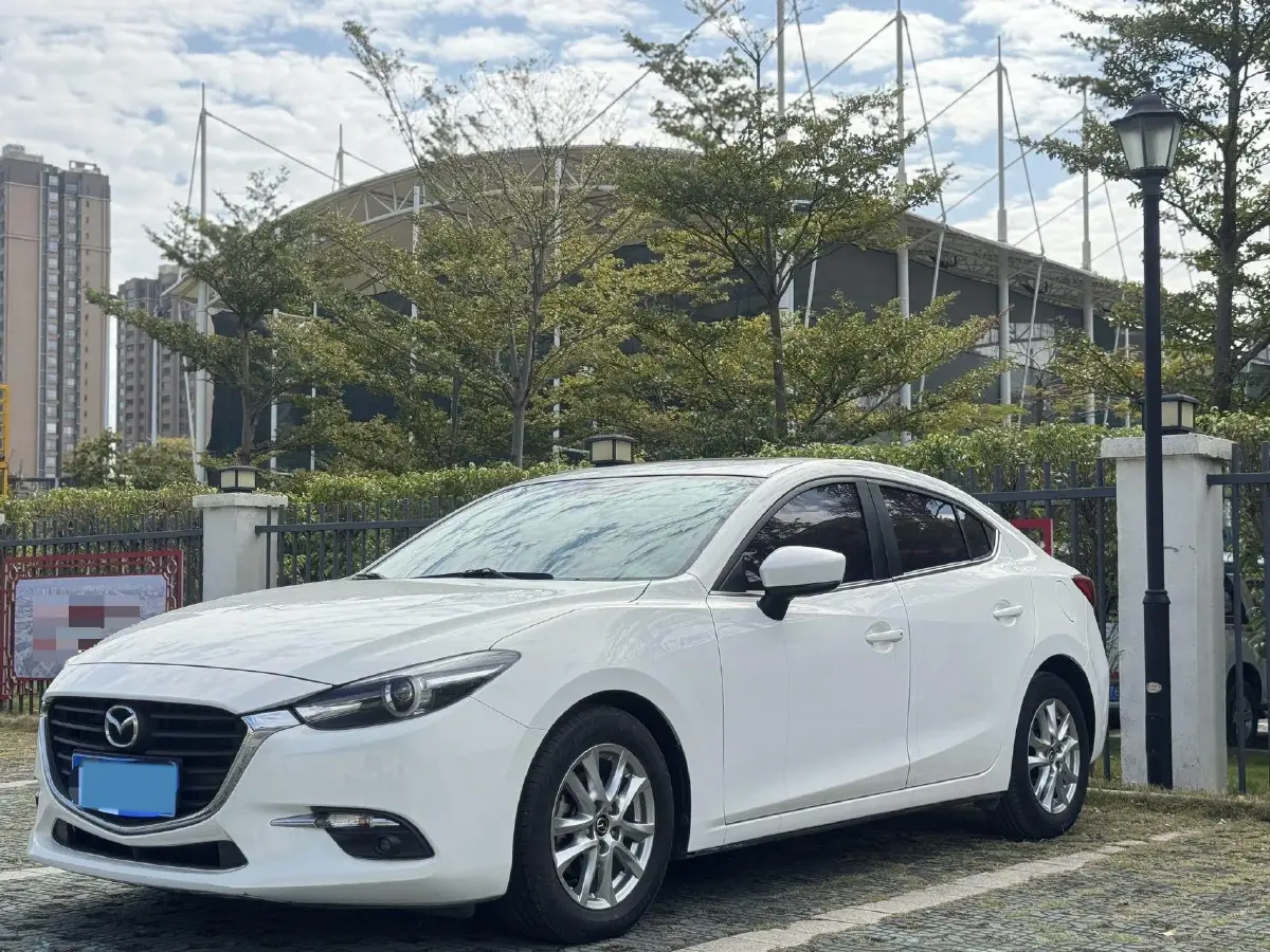 2017 Mazda 3 Axela 1.5L 117HP L4 6AT