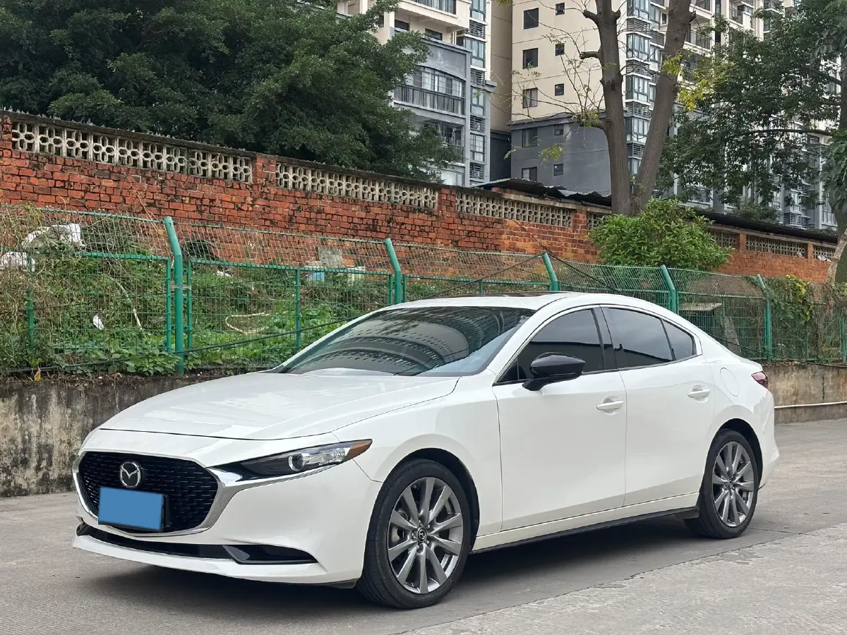 2021 Mazda 3 Axela 2.0L 158HP L4 6AT