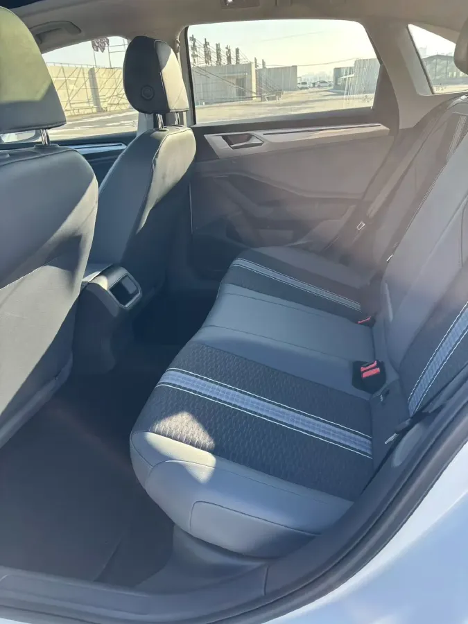 2025 Volkswagen Sagitar 1.5T 160HP L4 7DCT,autocango,china used car exporter,china ev exporter,chinese used car exporter,chinese used ev exporter