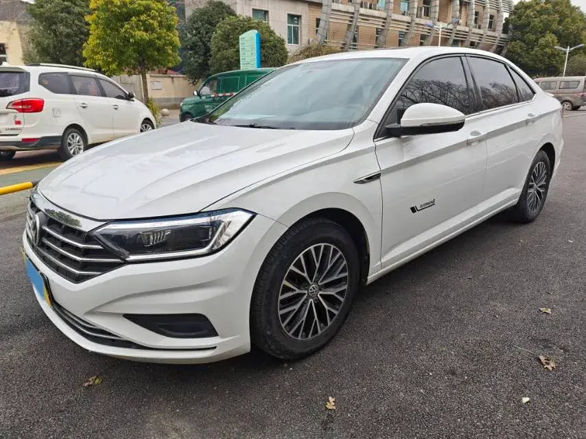 2020 Volkswagen Sagitar 1.2T 116HP L4 7DCT