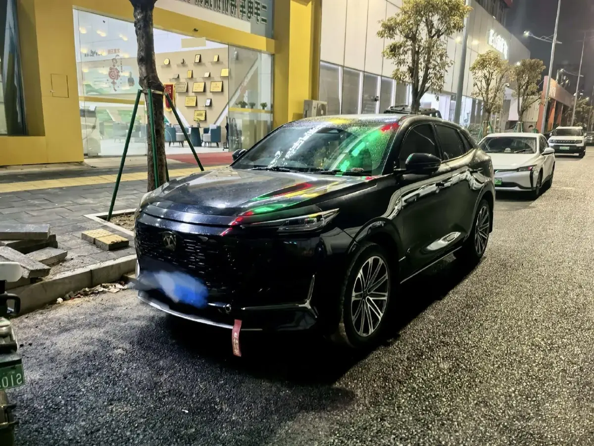 2021 ChangAn UNI-K 2.0T 233HP L4 8AT