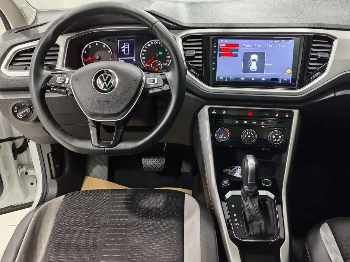 2022 Volkswagen T-Roc 1.4T 150HP L4 7DCT,autocango,china used car exporter,china ev exporter,chinese used car exporter,chinese used ev exporter