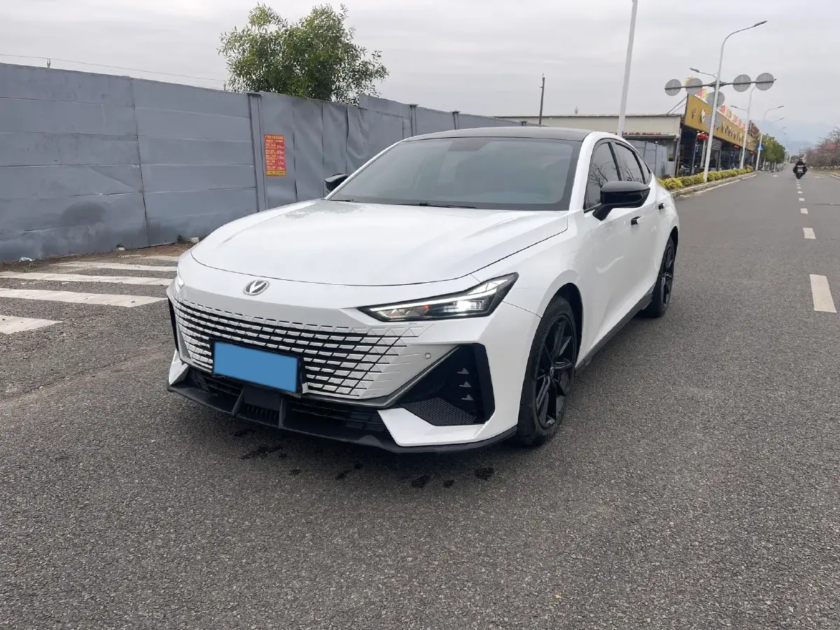 2022 ChangAn UNI-V 1.5T 188HP L4 7DCT