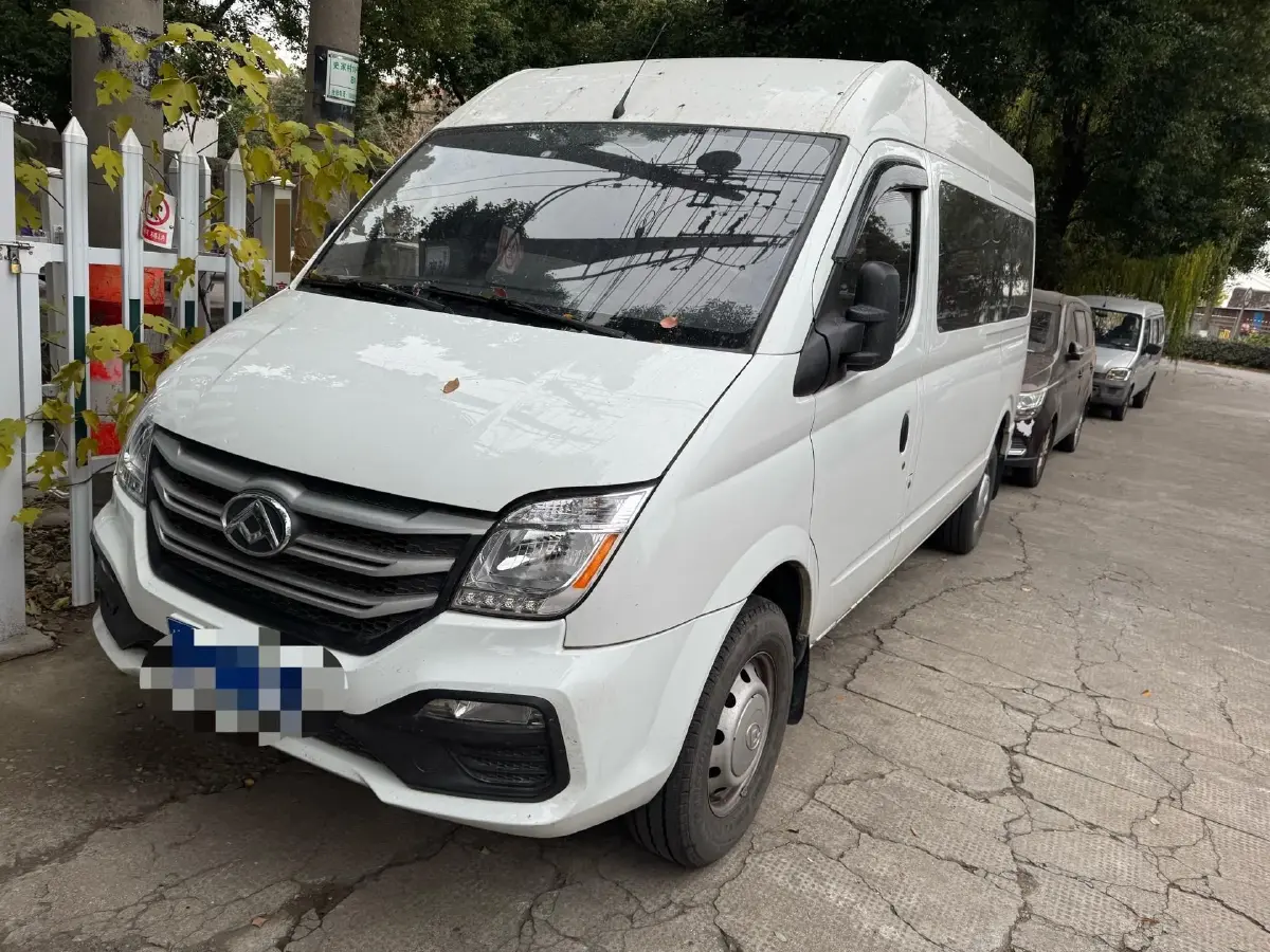 2023 MAXUS XinTu V80 2.0T 127HP L4 6MT