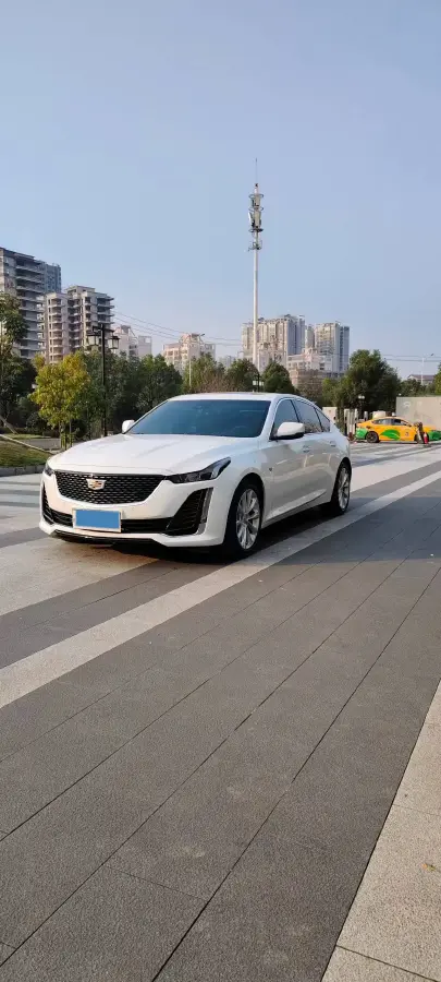 2022 Cadillac CT5 2.0T 237HP L4 10AT