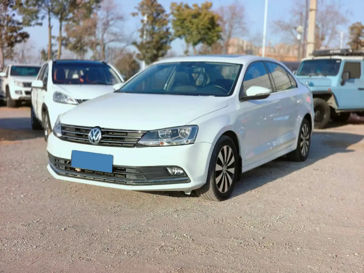 2018 Volkswagen Sagitar 1.2T 110HP L4 7DCT