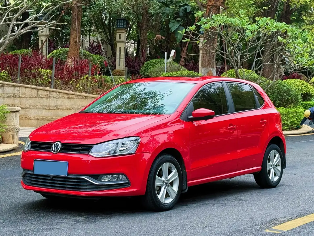 2016 Volkswagen Polo 1.6L 110HP L4 6AT