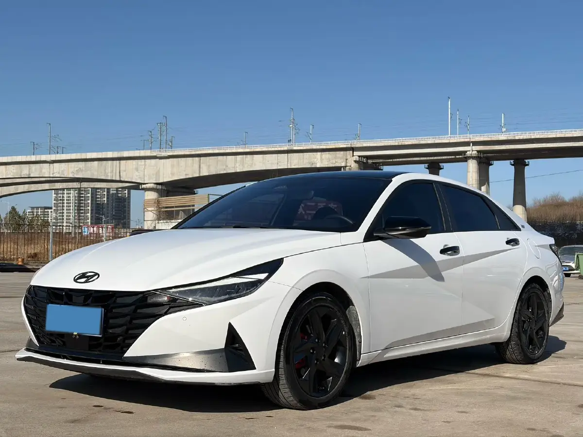 2022 Hyundai Elantra 1.5L 115HP L4 CVT
