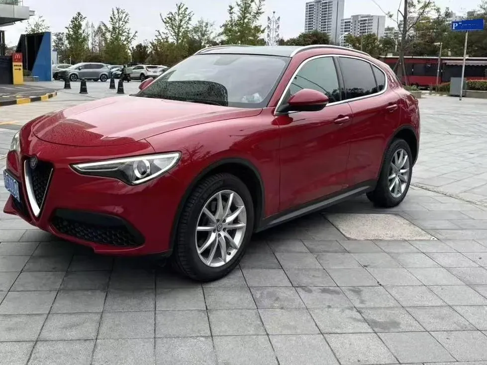 2017 Alfa Romeo Stelvio 2.0T 200HP L4 8AT,autocango,china used car exporter,china ev exporter,chinese used car exporter,chinese used ev exporter
