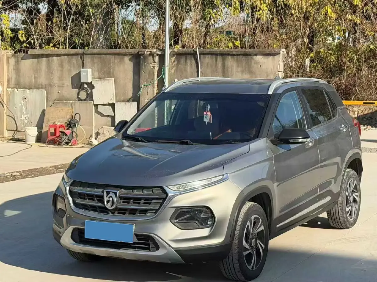 2017 BaoJun 310W 1.5L 105HP L4 6MT
