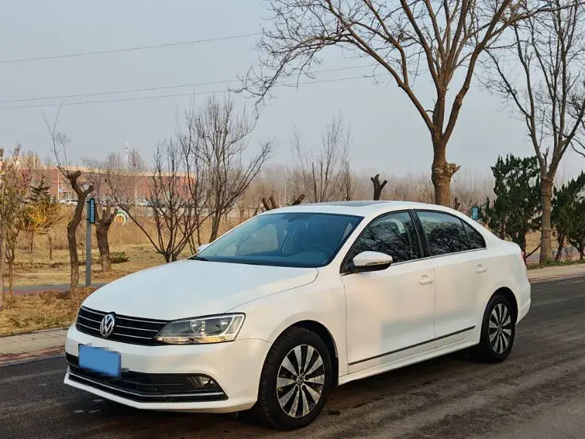 2018 Volkswagen Sagitar 1.2T 110HP L4 7DCT