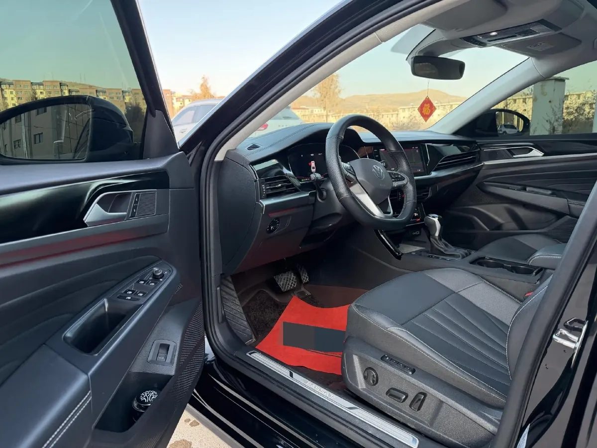 2024 Volkswagen Passat 2.0T 220HP L4 7DCT,autocango,china used car exporter,china ev exporter,chinese used car exporter,chinese used ev exporter