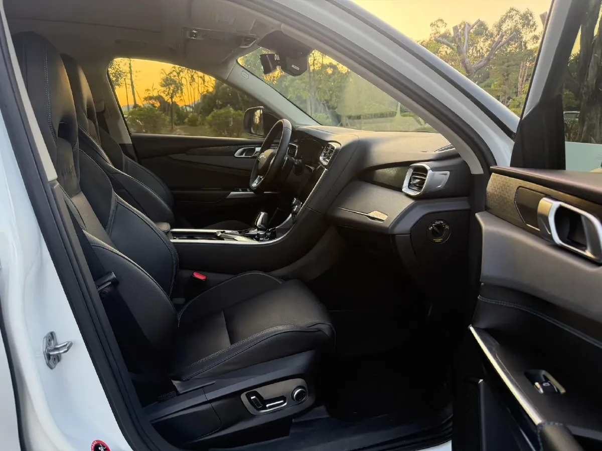 2019 LYNK&CO 01 EM-P 1.5T 180HP L3 7DCT PHEV 9.4KWH,autocango,china used car exporter,china ev exporter,chinese used car exporter,chinese used ev exporter