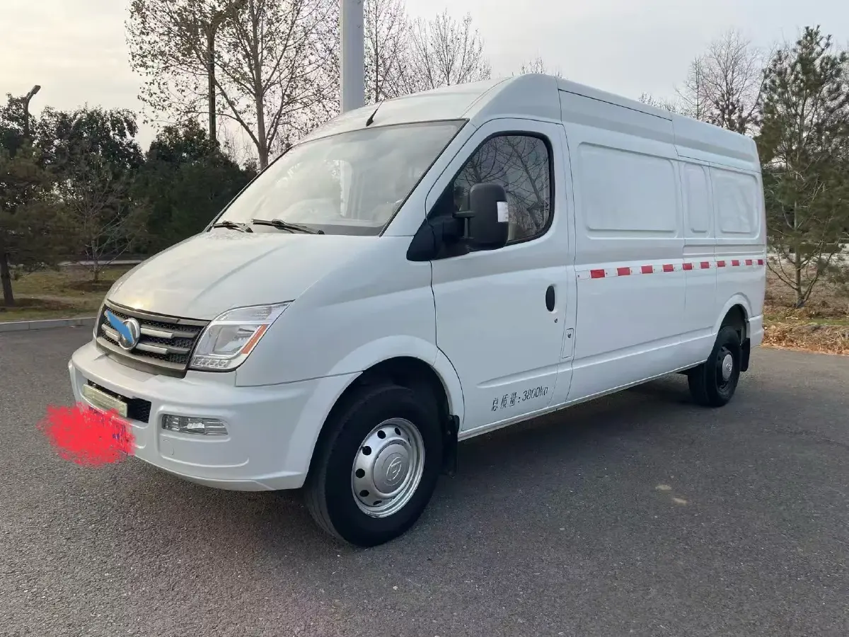 2021 MAXUS XinTu V80 2.0T 139HP L4 6MT