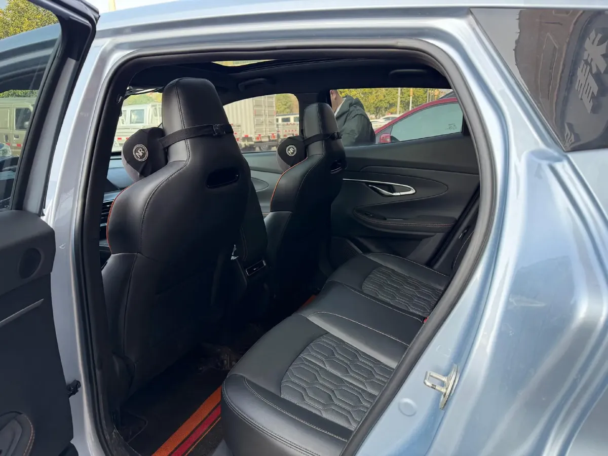 2022 ChangAn UNI-T 1.5T 188HP L4 7DCT,autocango,china used car exporter,china ev exporter,chinese used car exporter,chinese used ev exporter