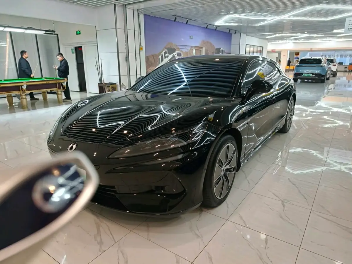 2024 Denza DenzaZ9GT 2.0T 207HP L4 E-CVT PHEV 38.5KWH