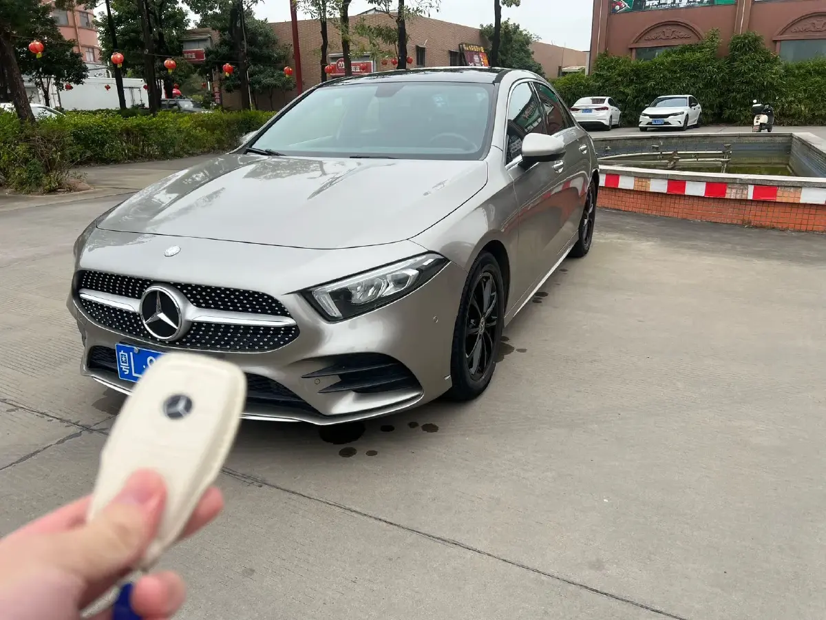 2020 Mercedes-Benz A Class 1.3T 163HP L4 7DCT