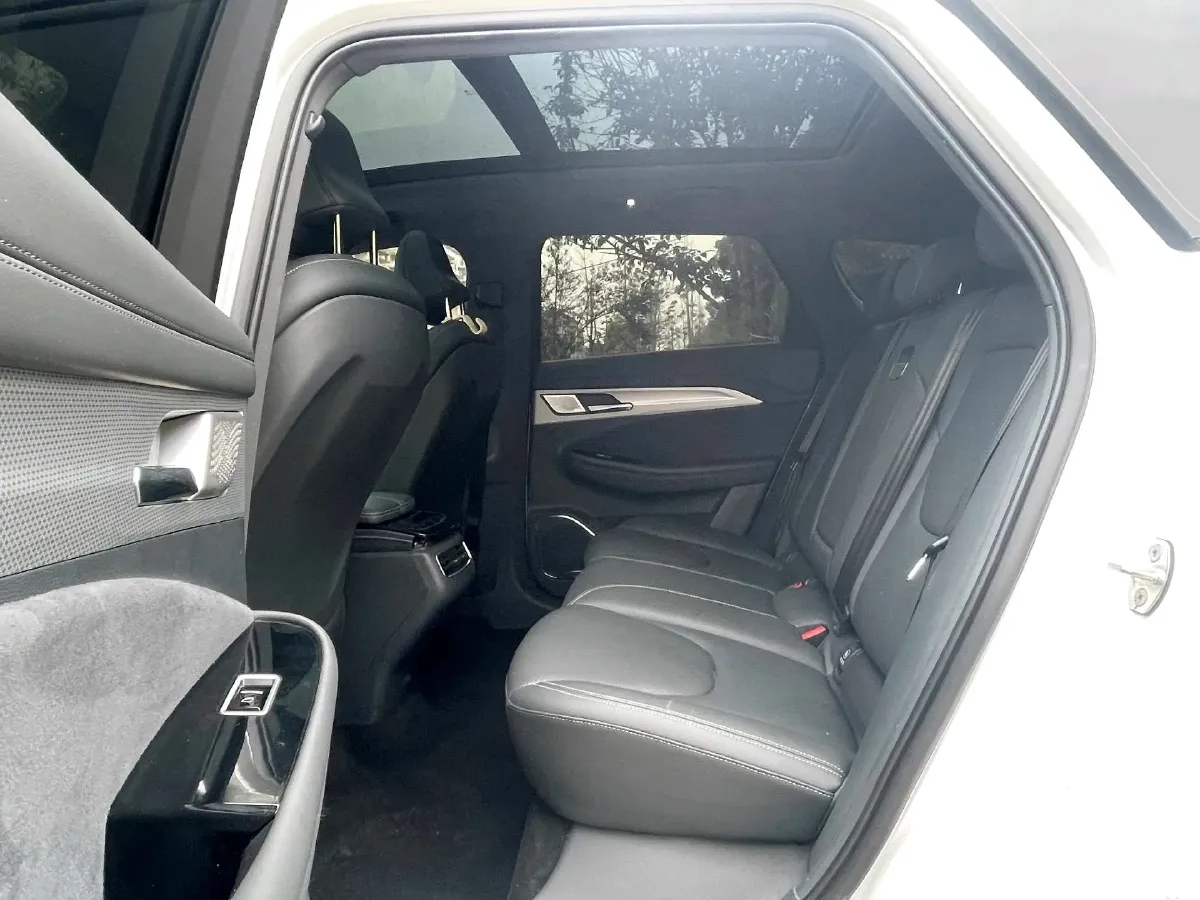 2022 ARCFOX αT BEV 93.6KWH,autocango,china used car exporter,china ev exporter,chinese used car exporter,chinese used ev exporter