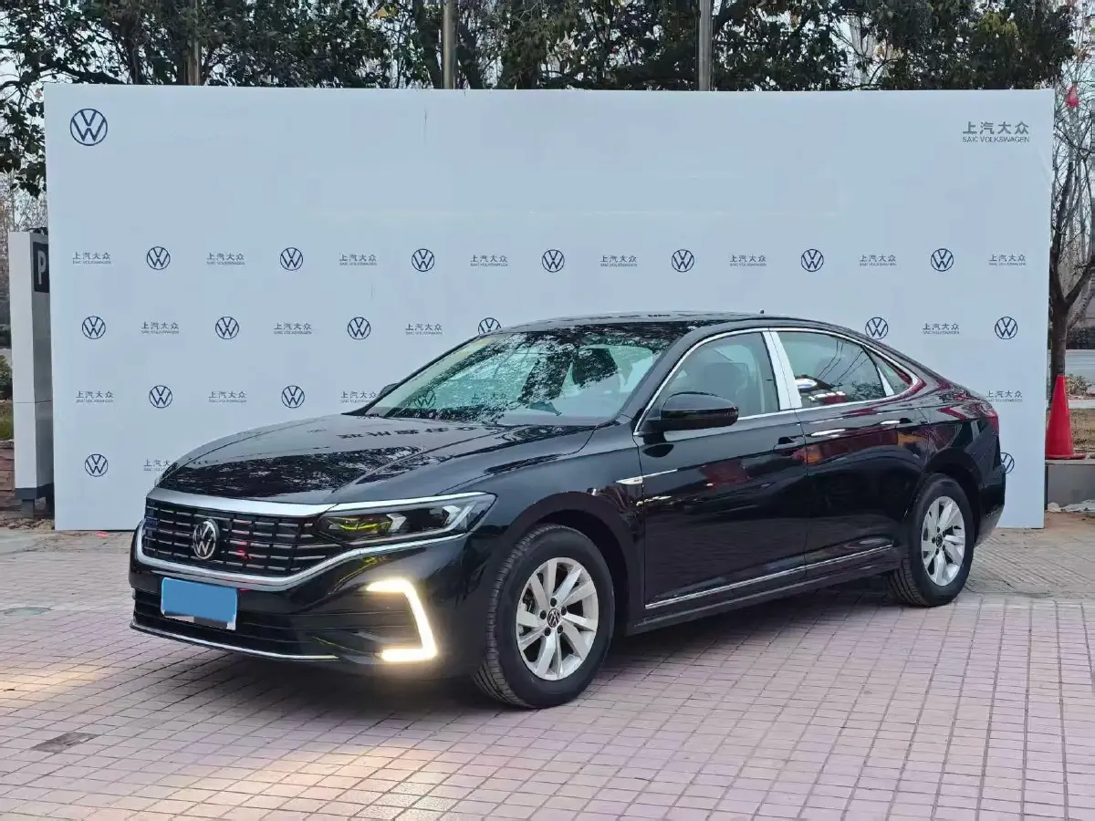 2025 Volkswagen Passat 1.4T 150HP L4 6DCT PHEV