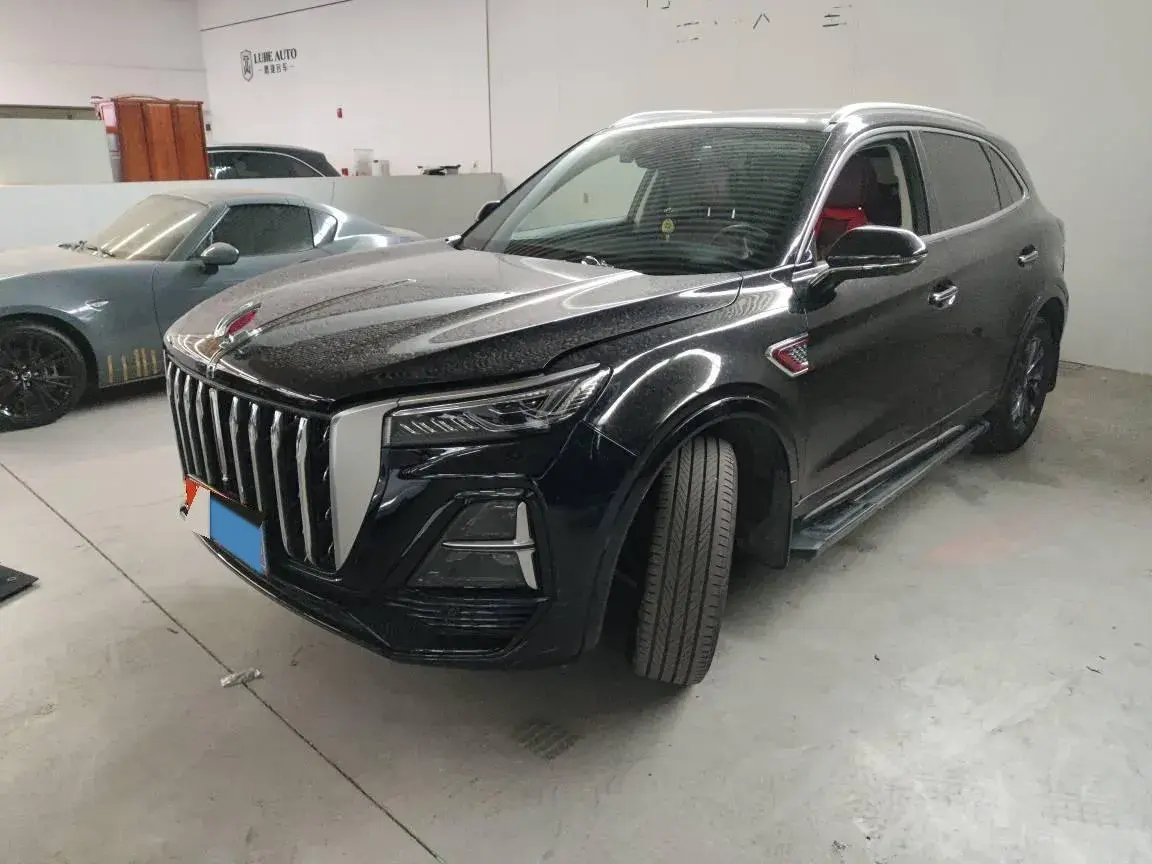 2023 HongQi HS5 2.0T 252HP L4 8AT