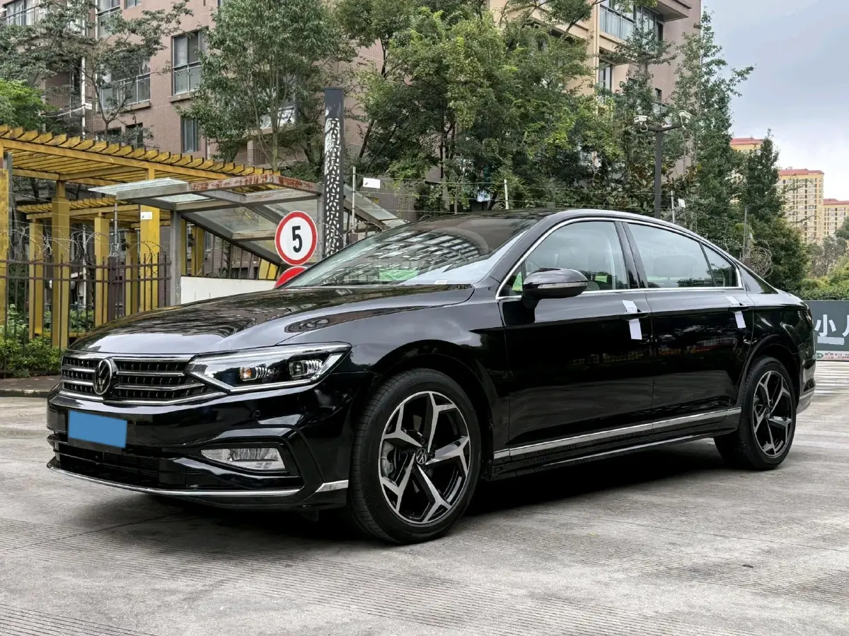 2025 Volkswagen Magotan 2.0T 186HP L4 7DCT