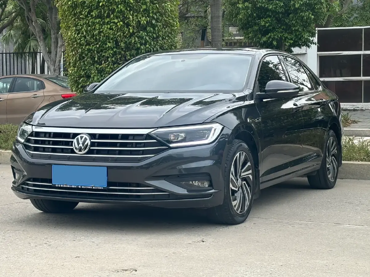2021 Volkswagen Sagitar 1.2T 116HP L4 7DCT