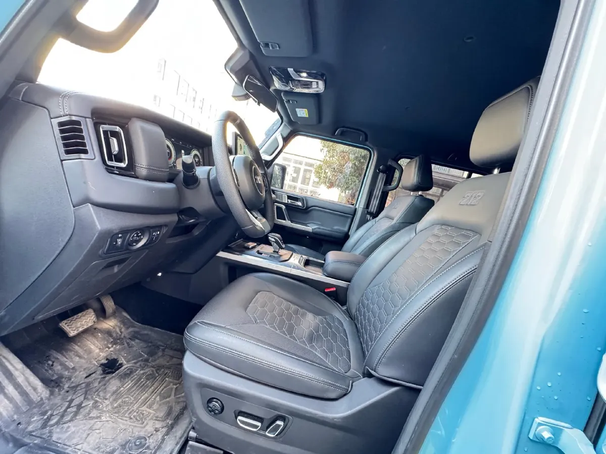 2025 212 212 T01 2.0T 252HP L4 8AT,autocango,china used car exporter,china ev exporter,chinese used car exporter,chinese used ev exporter